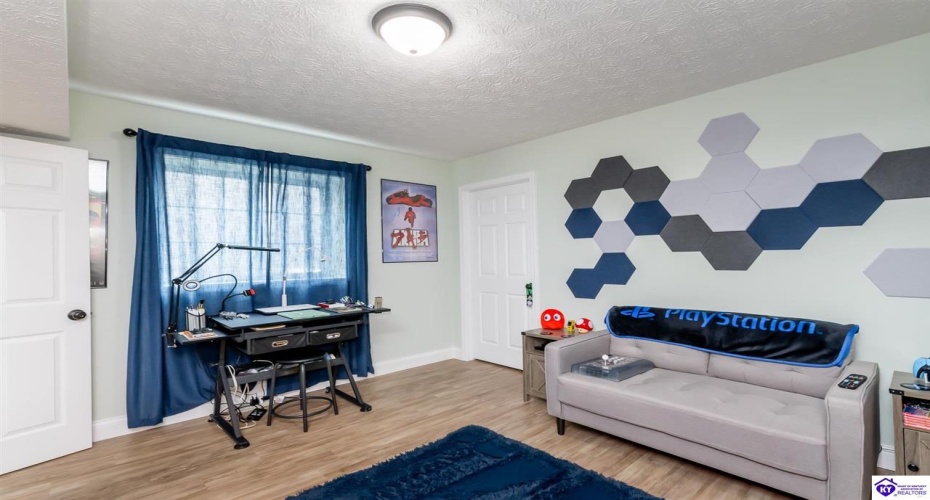 Turner Court, Vine Grove, Kentucky 40175, ,4 BathroomsBathrooms,For Sale,Turner Court,HK24003966