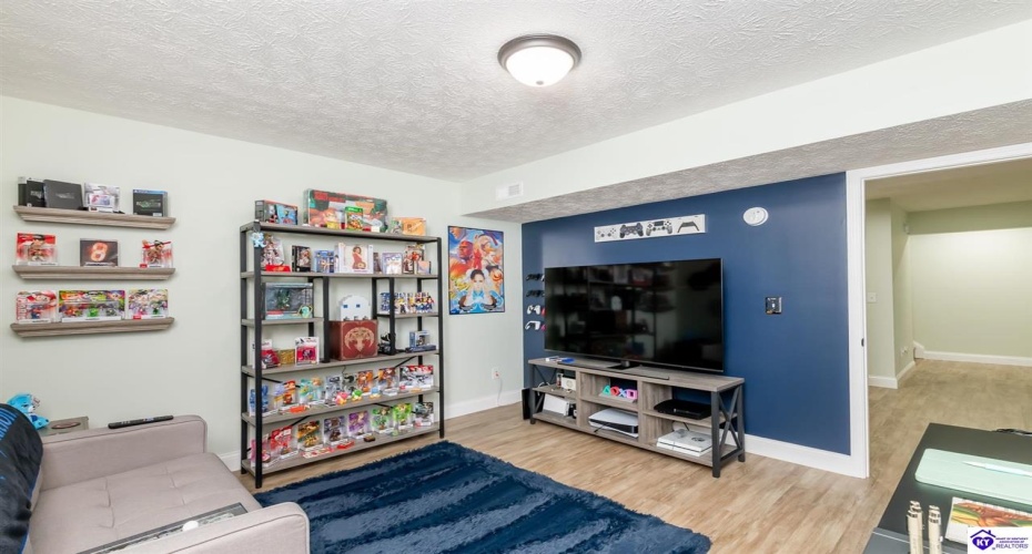 Turner Court, Vine Grove, Kentucky 40175, ,4 BathroomsBathrooms,For Sale,Turner Court,HK24003966