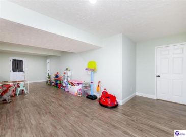 Turner Court, Vine Grove, Kentucky 40175, ,4 BathroomsBathrooms,For Sale,Turner Court,HK24003966 Turner Court, Vine Grove, Kentucky 40175, ,4 BathroomsBathrooms,For Sale,Turner Court,HK24003966