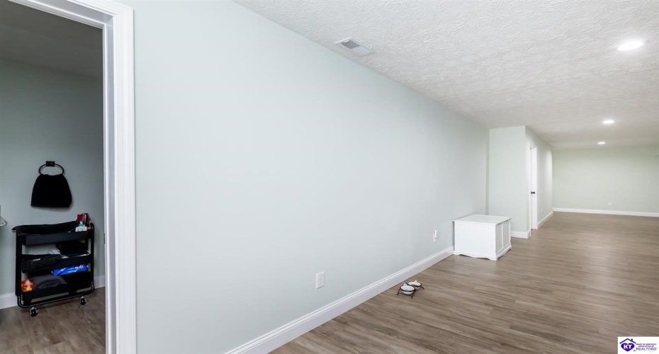 Turner Court, Vine Grove, Kentucky 40175, ,4 BathroomsBathrooms,For Sale,Turner Court,HK24003966