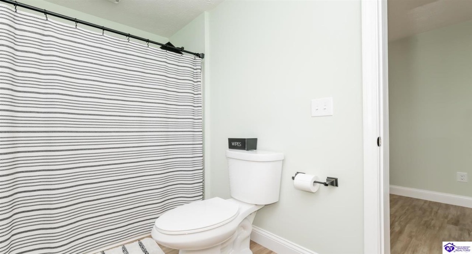 Turner Court, Vine Grove, Kentucky 40175, ,4 BathroomsBathrooms,For Sale,Turner Court,HK24003966