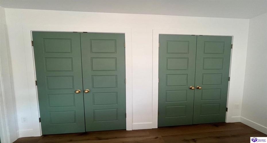 Hill Street, Vine Grove, Kentucky 40175-9417, ,3 BathroomsBathrooms,For Sale,Hill Street,HK24003967