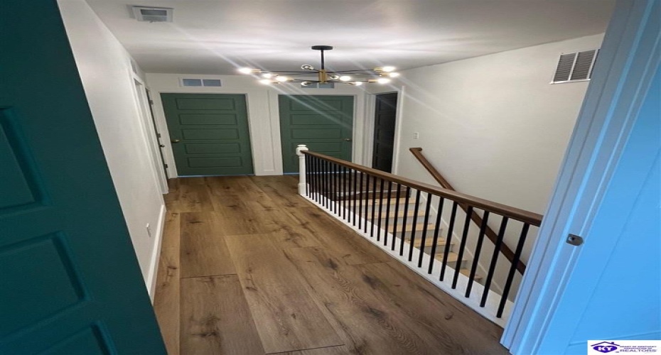 Hill Street, Vine Grove, Kentucky 40175-9417, ,3 BathroomsBathrooms,For Sale,Hill Street,HK24003967