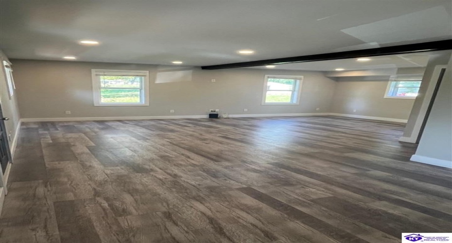 Hill Street, Vine Grove, Kentucky 40175-9417, ,3 BathroomsBathrooms,For Sale,Hill Street,HK24003967