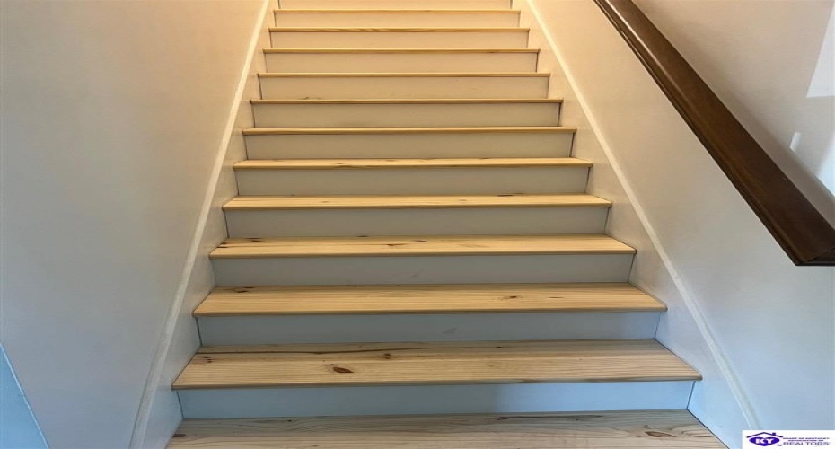 Hill Street, Vine Grove, Kentucky 40175-9417, ,3 BathroomsBathrooms,For Sale,Hill Street,HK24003967