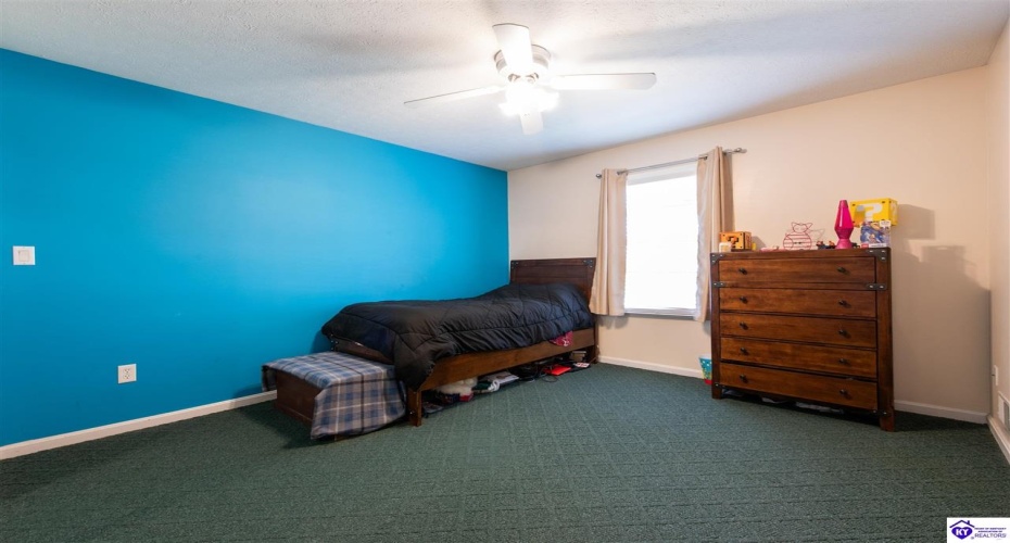 Evening Star Drive, Louisville, Kentucky 40272, ,3 BathroomsBathrooms,For Sale,Evening Star Drive,HK24003974