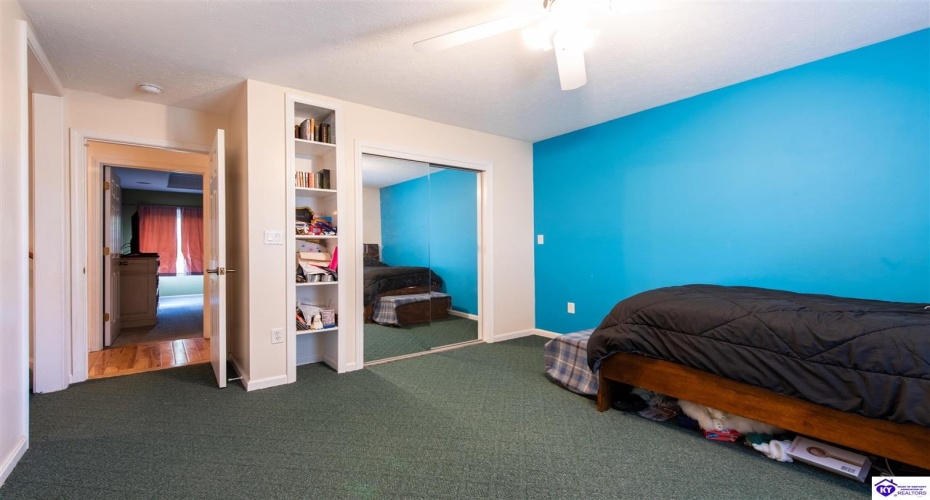 Evening Star Drive, Louisville, Kentucky 40272, ,3 BathroomsBathrooms,For Sale,Evening Star Drive,HK24003974