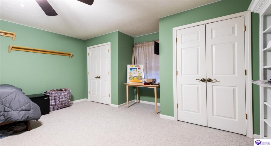 Evening Star Drive, Louisville, Kentucky 40272, ,3 BathroomsBathrooms,For Sale,Evening Star Drive,HK24003974