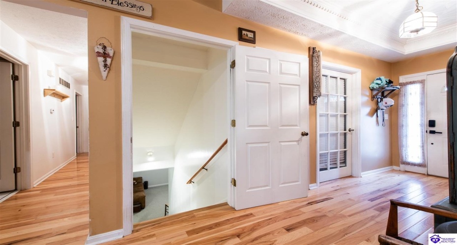 Evening Star Drive, Louisville, Kentucky 40272, ,3 BathroomsBathrooms,For Sale,Evening Star Drive,HK24003974