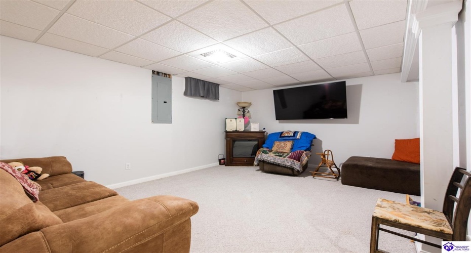 Evening Star Drive, Louisville, Kentucky 40272, ,3 BathroomsBathrooms,For Sale,Evening Star Drive,HK24003974