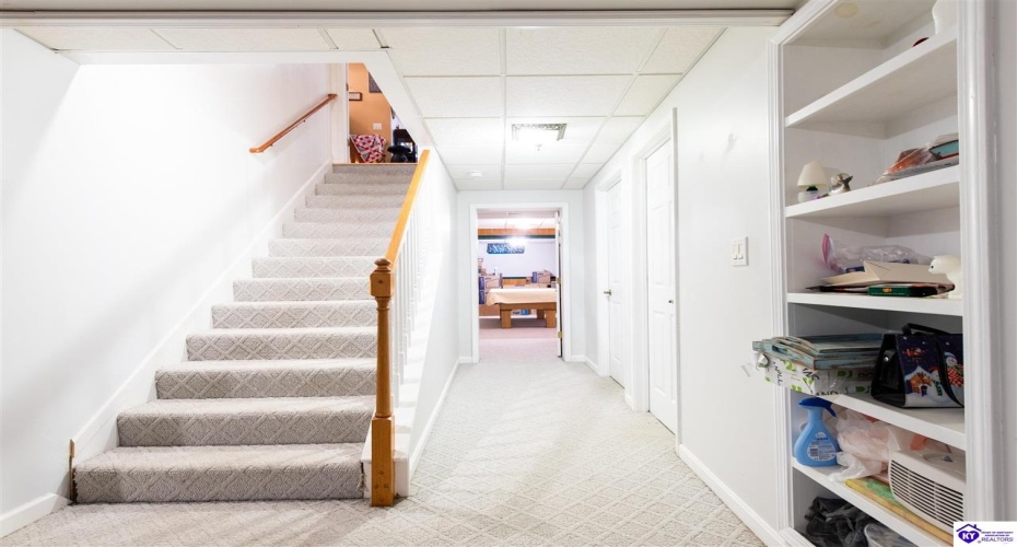 Evening Star Drive, Louisville, Kentucky 40272, ,3 BathroomsBathrooms,For Sale,Evening Star Drive,HK24003974