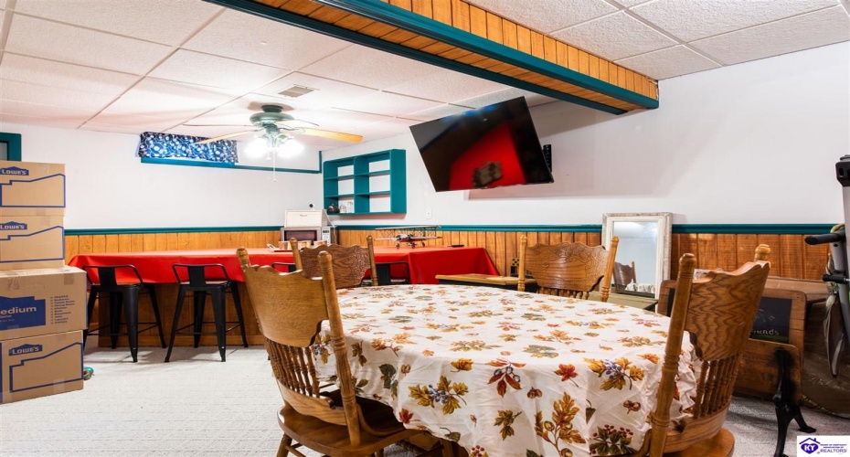 Evening Star Drive, Louisville, Kentucky 40272, ,3 BathroomsBathrooms,For Sale,Evening Star Drive,HK24003974