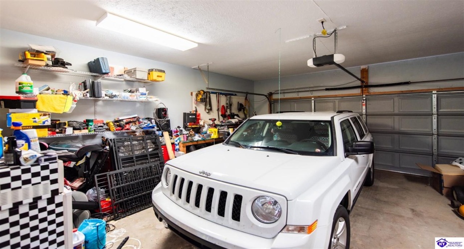 Evening Star Drive, Louisville, Kentucky 40272, ,3 BathroomsBathrooms,For Sale,Evening Star Drive,HK24003974