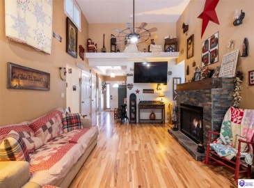 Evening Star Drive, Louisville, Kentucky 40272, ,3 BathroomsBathrooms,For Sale,Evening Star Drive,HK24003974 Evening Star Drive, Louisville, Kentucky 40272, ,3 BathroomsBathrooms,For Sale,Evening Star Drive,HK24003974