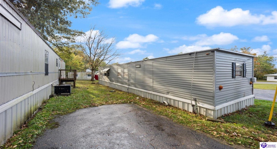 Southland Drive, Radcliff, Kentucky 40160, 3 Bedrooms Bedrooms, ,For Sale,Southland Drive,HK24003983 Southland Drive, Radcliff, Kentucky 40160, 3 Bedrooms Bedrooms, ,For Sale,Southland Drive,HK24003983