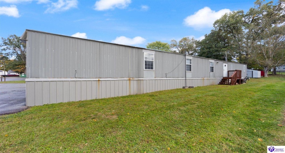 Southland Drive, Radcliff, Kentucky 40160, 3 Bedrooms Bedrooms, ,For Sale,Southland Drive,HK24003983 Southland Drive, Radcliff, Kentucky 40160, 3 Bedrooms Bedrooms, ,For Sale,Southland Drive,HK24003983