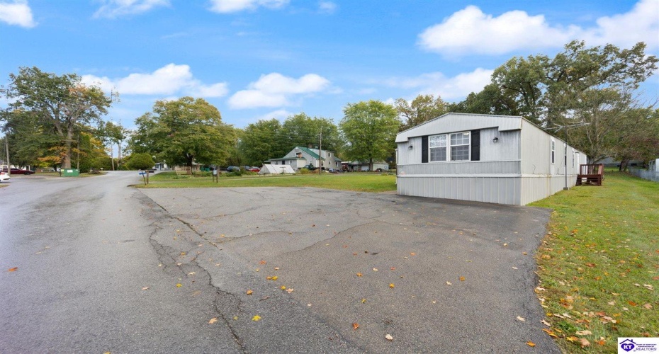 Southland Drive, Radcliff, Kentucky 40160, 3 Bedrooms Bedrooms, ,For Sale,Southland Drive,HK24003983 Southland Drive, Radcliff, Kentucky 40160, 3 Bedrooms Bedrooms, ,For Sale,Southland Drive,HK24003983