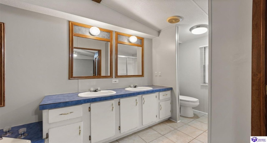 Southland Drive, Radcliff, Kentucky 40160, 3 Bedrooms Bedrooms, ,For Sale,Southland Drive,HK24003983 Southland Drive, Radcliff, Kentucky 40160, 3 Bedrooms Bedrooms, ,For Sale,Southland Drive,HK24003983