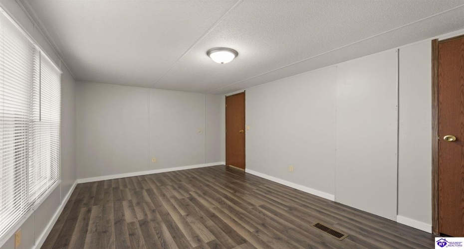 Southland Drive, Radcliff, Kentucky 40160, 3 Bedrooms Bedrooms, ,For Sale,Southland Drive,HK24003983 Southland Drive, Radcliff, Kentucky 40160, 3 Bedrooms Bedrooms, ,For Sale,Southland Drive,HK24003983