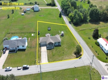 Graceland Trail, Elizabethtown, Kentucky 42701, ,3 BathroomsBathrooms,For Sale,Graceland Trail,HK24003979