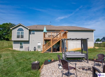 Graceland Trail, Elizabethtown, Kentucky 42701, ,3 BathroomsBathrooms,For Sale,Graceland Trail,HK24003979