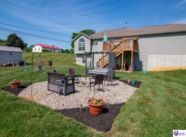 Graceland Trail, Elizabethtown, Kentucky 42701, ,3 BathroomsBathrooms,For Sale,Graceland Trail,HK24003979