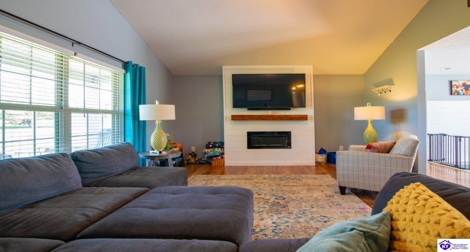 Graceland Trail, Elizabethtown, Kentucky 42701, ,3 BathroomsBathrooms,For Sale,Graceland Trail,HK24003979 Graceland Trail, Elizabethtown, Kentucky 42701, ,3 BathroomsBathrooms,For Sale,Graceland Trail,HK24003979