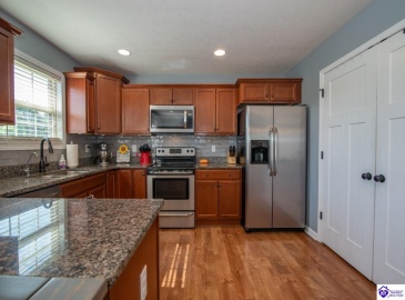 Graceland Trail, Elizabethtown, Kentucky 42701, ,3 BathroomsBathrooms,For Sale,Graceland Trail,HK24003979