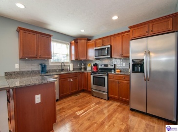 Graceland Trail, Elizabethtown, Kentucky 42701, ,3 BathroomsBathrooms,For Sale,Graceland Trail,HK24003979