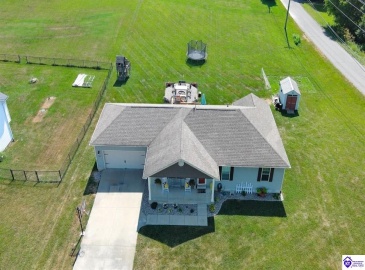 Graceland Trail, Elizabethtown, Kentucky 42701, ,3 BathroomsBathrooms,For Sale,Graceland Trail,HK24003979