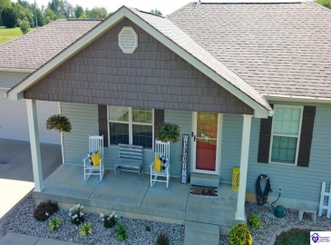 Graceland Trail, Elizabethtown, Kentucky 42701, ,3 BathroomsBathrooms,For Sale,Graceland Trail,HK24003979