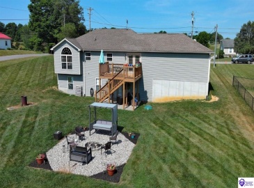 Graceland Trail, Elizabethtown, Kentucky 42701, ,3 BathroomsBathrooms,For Sale,Graceland Trail,HK24003979