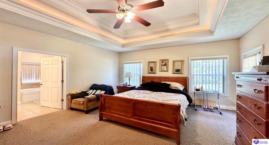 Vineland Place Drive, Vine Grove, Kentucky 40175, ,2 BathroomsBathrooms,For Sale,Vineland Place Drive,HK24003980