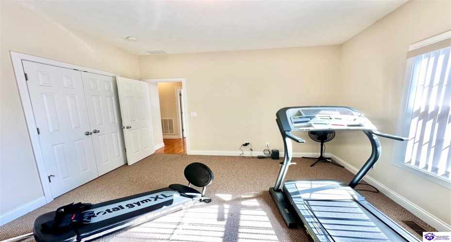 Vineland Place Drive, Vine Grove, Kentucky 40175, ,2 BathroomsBathrooms,For Sale,Vineland Place Drive,HK24003980