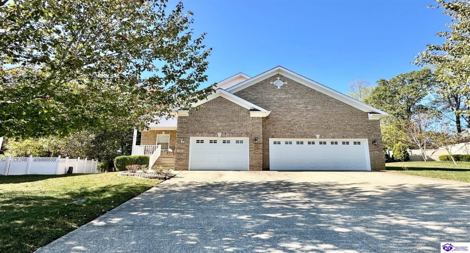 Vineland Place Drive, Vine Grove, Kentucky 40175, ,2 BathroomsBathrooms,For Sale,Vineland Place Drive,HK24003980