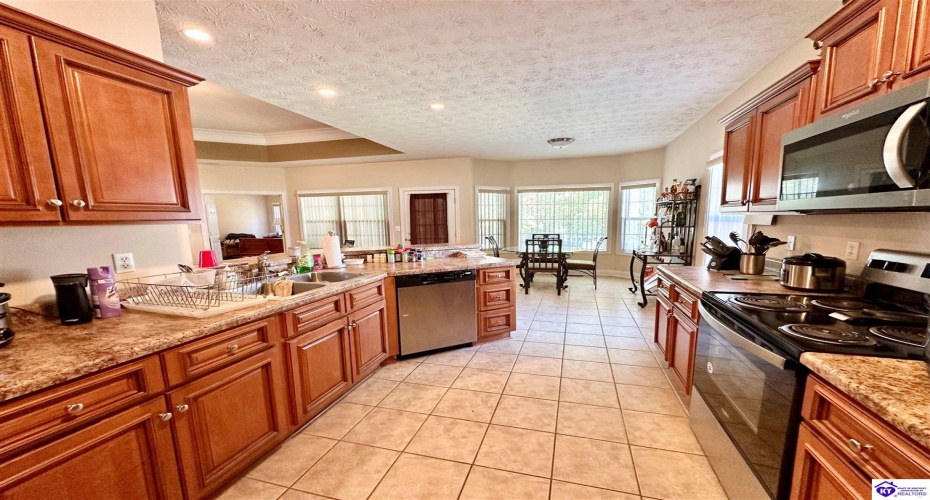 Vineland Place Drive, Vine Grove, Kentucky 40175, ,2 BathroomsBathrooms,For Sale,Vineland Place Drive,HK24003980