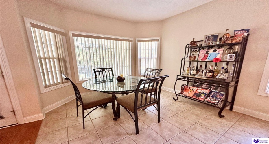 Vineland Place Drive, Vine Grove, Kentucky 40175, ,2 BathroomsBathrooms,For Sale,Vineland Place Drive,HK24003980