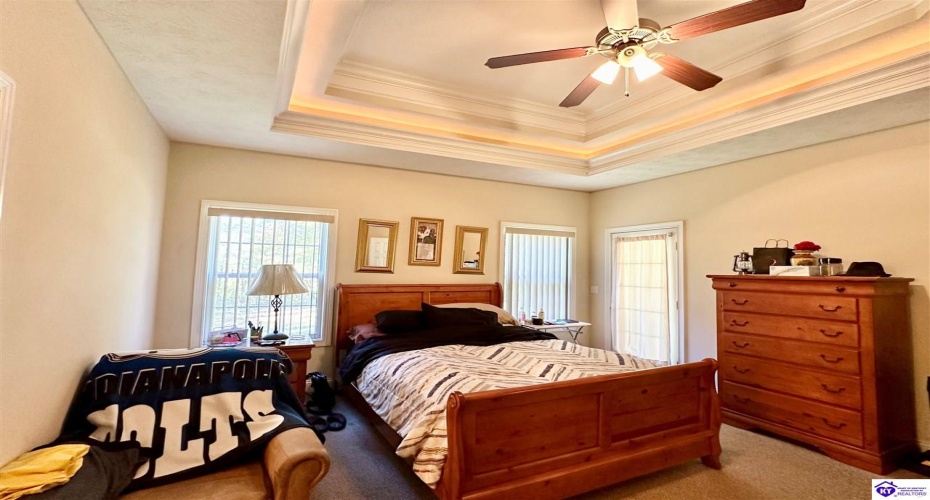 Vineland Place Drive, Vine Grove, Kentucky 40175, ,2 BathroomsBathrooms,For Sale,Vineland Place Drive,HK24003980