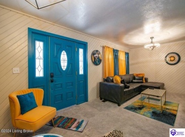 3rd Street, Louisville, Kentucky 40214, ,2 BathroomsBathrooms,For Sale,3rd Street,HK24004001