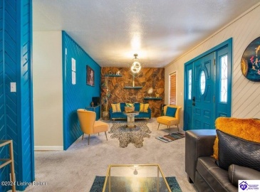 3rd Street, Louisville, Kentucky 40214, ,2 BathroomsBathrooms,For Sale,3rd Street,HK24004001