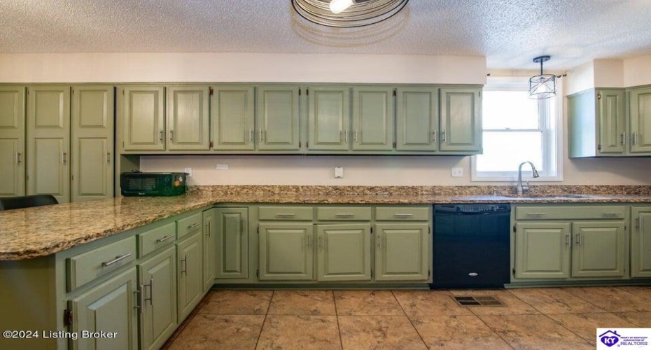 3rd Street, Louisville, Kentucky 40214, ,2 BathroomsBathrooms,For Sale,3rd Street,HK24004001 3rd Street, Louisville, Kentucky 40214, ,2 BathroomsBathrooms,For Sale,3rd Street,HK24004001