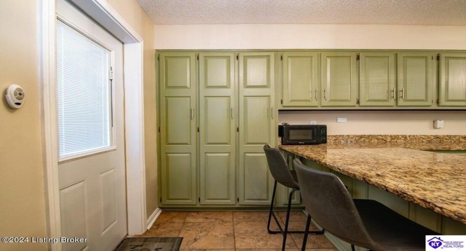 3rd Street, Louisville, Kentucky 40214, ,2 BathroomsBathrooms,For Sale,3rd Street,HK24004001 3rd Street, Louisville, Kentucky 40214, ,2 BathroomsBathrooms,For Sale,3rd Street,HK24004001