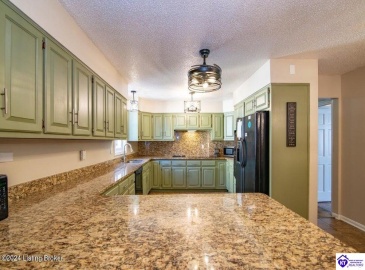 3rd Street, Louisville, Kentucky 40214, ,2 BathroomsBathrooms,For Sale,3rd Street,HK24004001