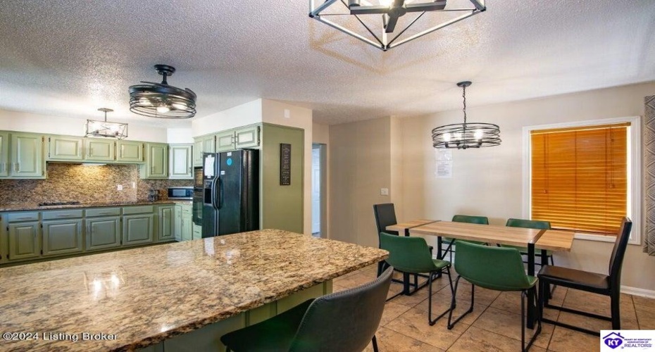 3rd Street, Louisville, Kentucky 40214, ,2 BathroomsBathrooms,For Sale,3rd Street,HK24004001 3rd Street, Louisville, Kentucky 40214, ,2 BathroomsBathrooms,For Sale,3rd Street,HK24004001