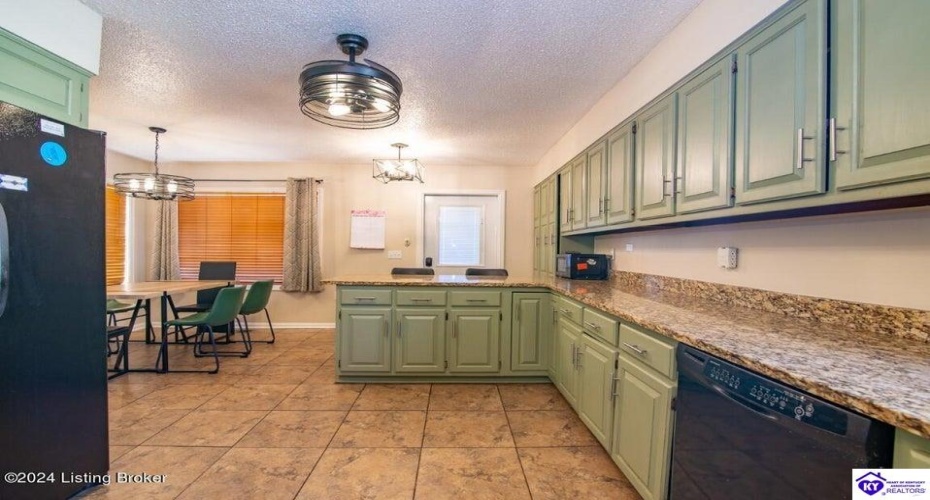 3rd Street, Louisville, Kentucky 40214, ,2 BathroomsBathrooms,For Sale,3rd Street,HK24004001 3rd Street, Louisville, Kentucky 40214, ,2 BathroomsBathrooms,For Sale,3rd Street,HK24004001