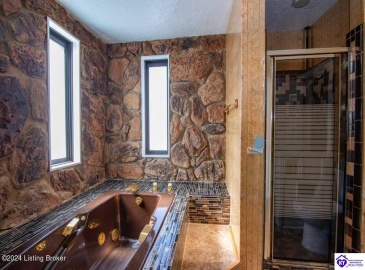 3rd Street, Louisville, Kentucky 40214, ,2 BathroomsBathrooms,For Sale,3rd Street,HK24004001