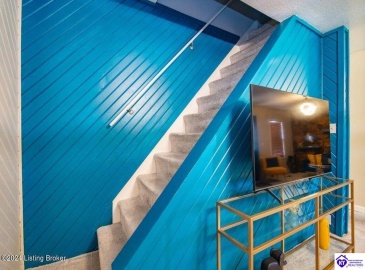 3rd Street, Louisville, Kentucky 40214, ,2 BathroomsBathrooms,For Sale,3rd Street,HK24004001