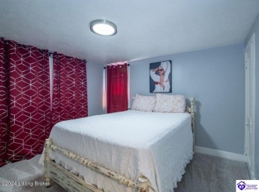 3rd Street, Louisville, Kentucky 40214, ,2 BathroomsBathrooms,For Sale,3rd Street,HK24004001