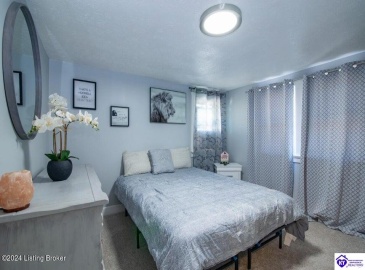 3rd Street, Louisville, Kentucky 40214, ,2 BathroomsBathrooms,For Sale,3rd Street,HK24004001