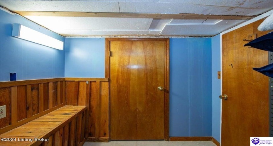 3rd Street, Louisville, Kentucky 40214, ,2 BathroomsBathrooms,For Sale,3rd Street,HK24004001 3rd Street, Louisville, Kentucky 40214, ,2 BathroomsBathrooms,For Sale,3rd Street,HK24004001